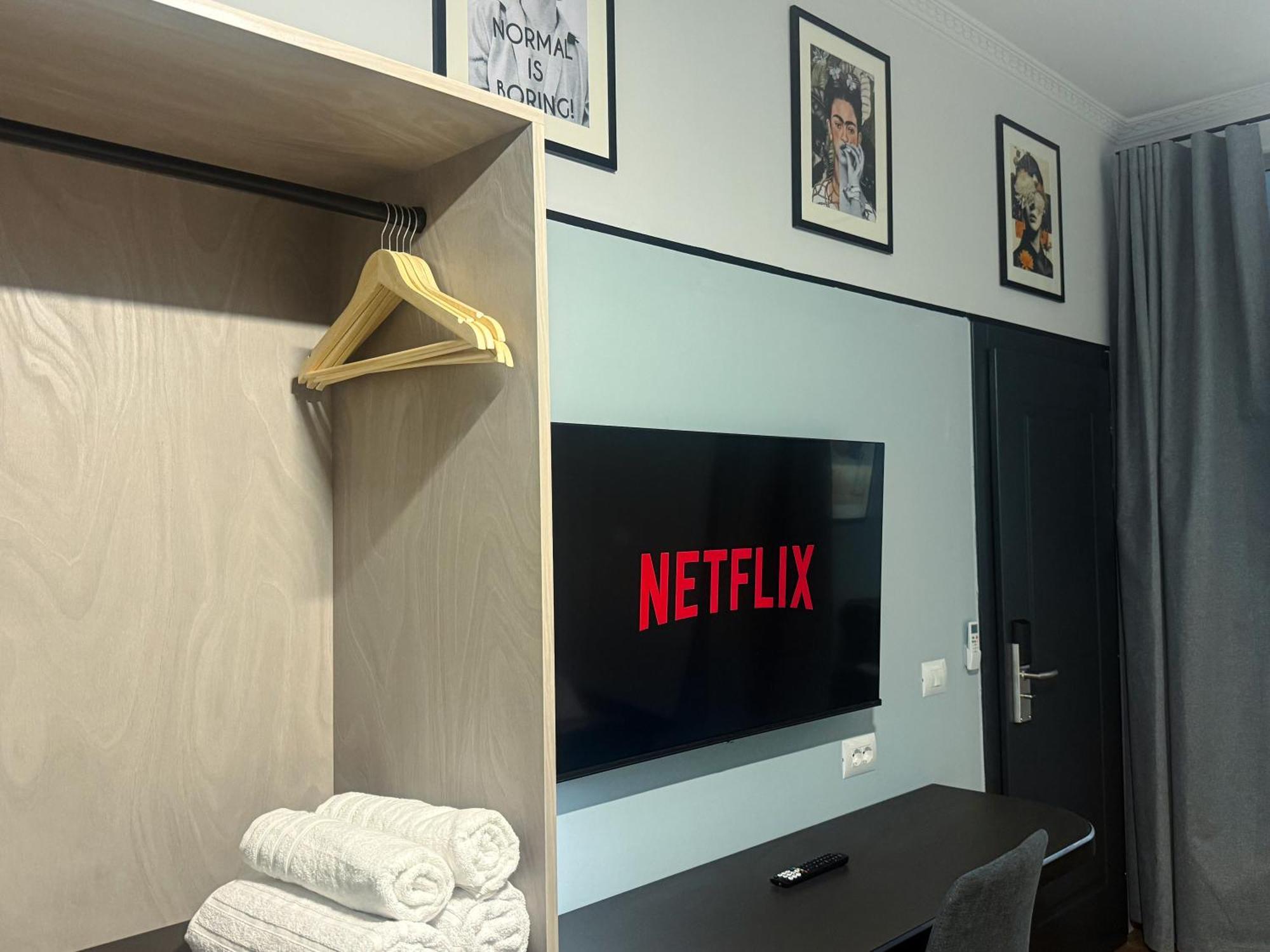 Tirana Days Free Parking Apartment Room photo
